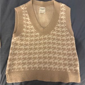 Abercrombie & Fitch sweater vest